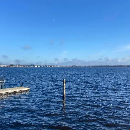 Vila Endearing At The Loosdrechtse Plassen Nieuw-Loosdrecht