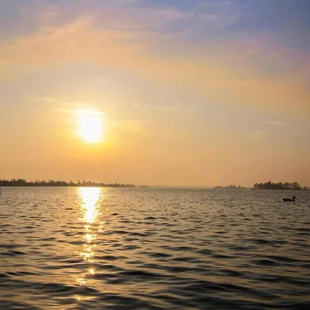 Vila Endearing At The Loosdrechtse Plassen Nieuw-Loosdrecht